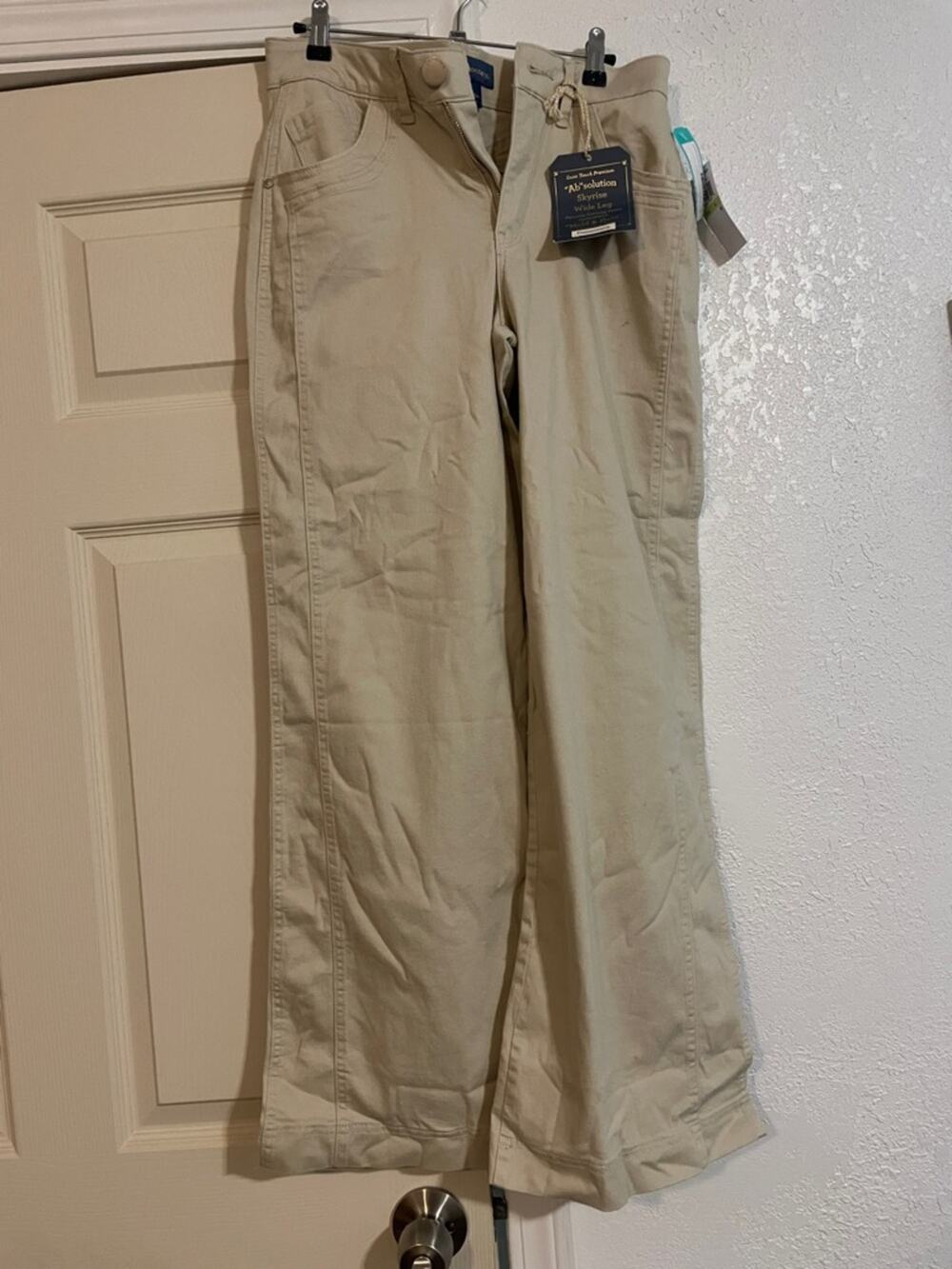 Democracy Absolutions Women's Khaki Straight-Leg Pants - Light Tan